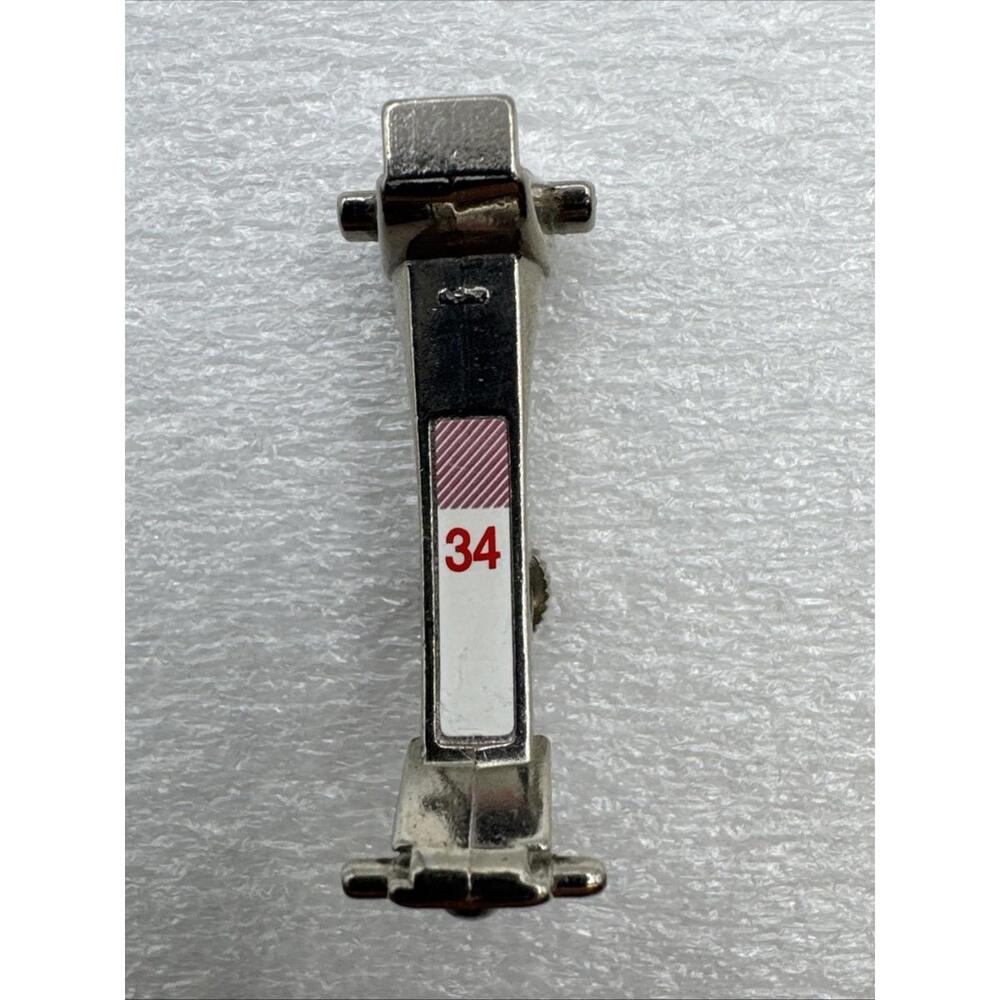 #34 Bernina Reverse-pattern Foot *Missing Clear Soles